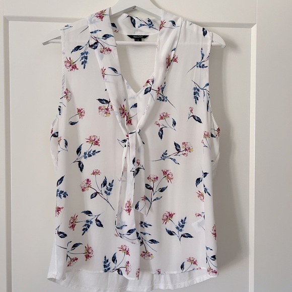 RW&CO. Tops - White with Floral Detail Sleeveless Blouse with Sailor Collar and Tie Front